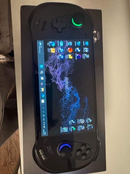 AYANEO 3 – 64GB RAM, 2TB SSD, AI 9 HX 370, OLED Display - Image 1