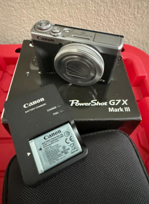Canon PowerShot G7 X Mark III - 20.1MP Point - Image 1