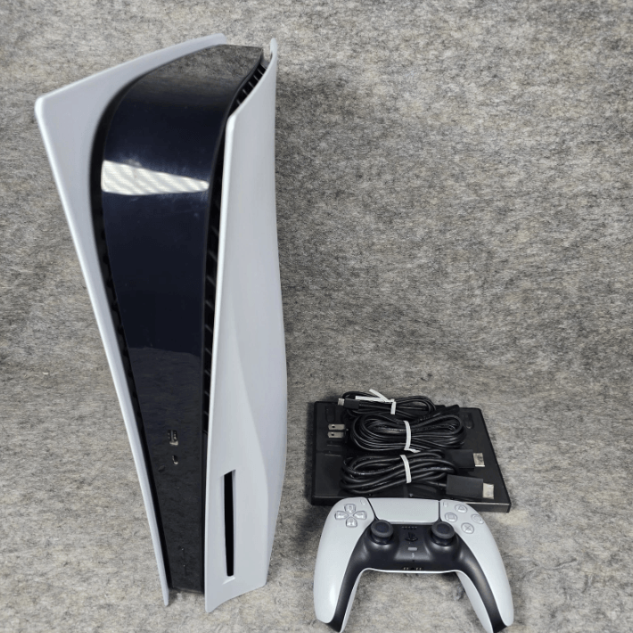 Sony PlayStation 5 PS5 Disc Edition 825GB CFI-1215A Console with Controller & FC24 - Image 1